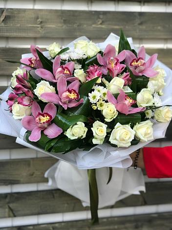 Букет цветов из: Розы и Хризантемы в Добринке