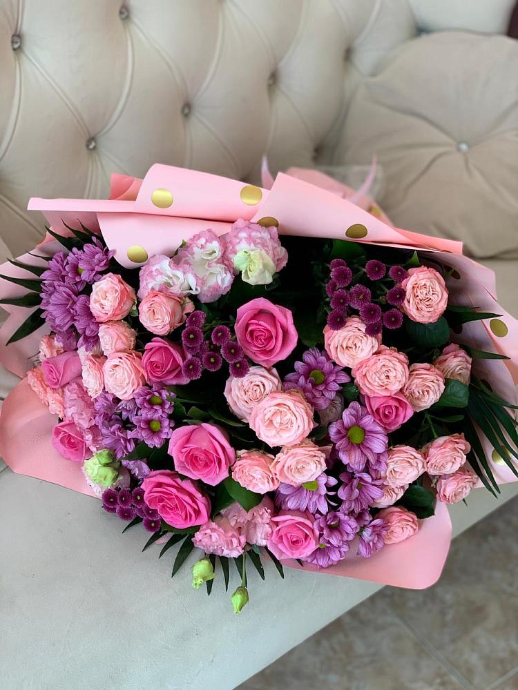 Букет цветов из: Хризантемы, Розы и Лизиантусы в Добринке