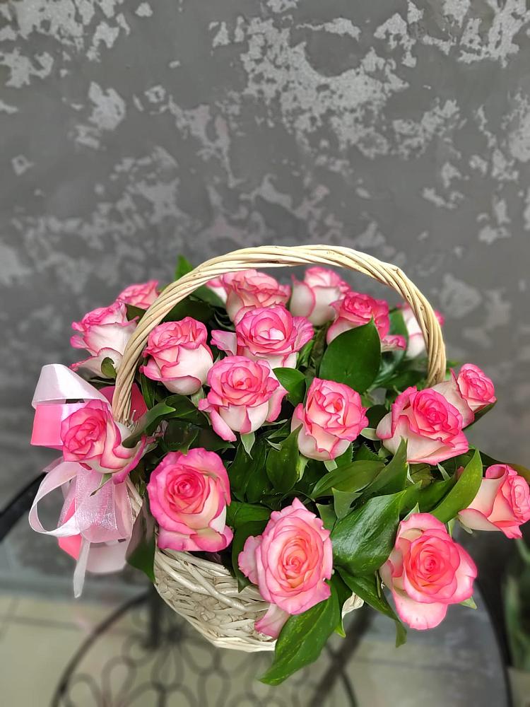 Цветочная композиция из Розы в корзине в Добринке