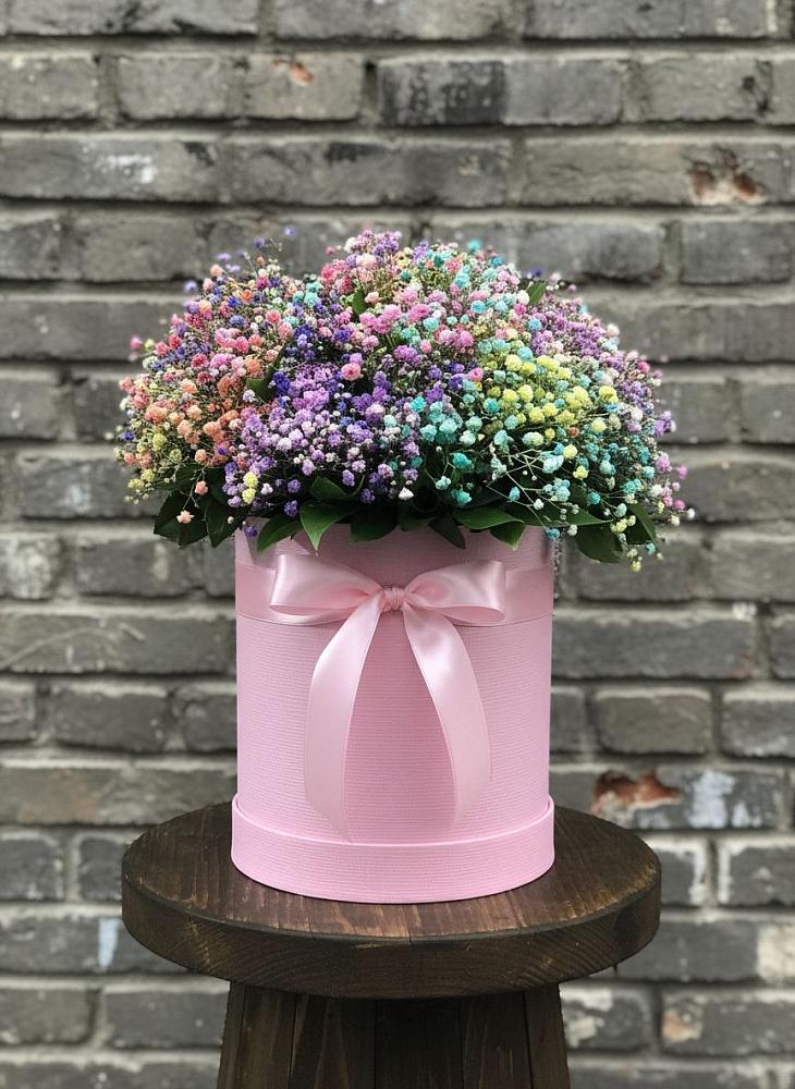 Цветочная композиция из Гипсофила и Розы в шляпной коробке в Добринке