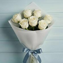 Букет 7 Белых роз Эдлесс Лав в Добринке