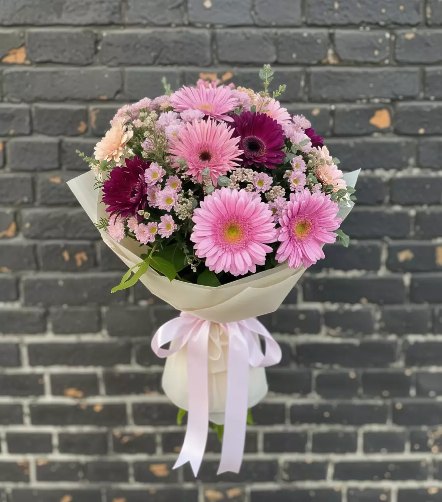 Букет цветов из: Герберы и Хризантемы в Добринке