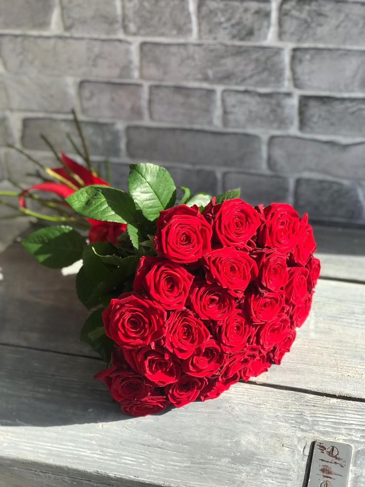 Букет Красные розы Фридом в Добринке