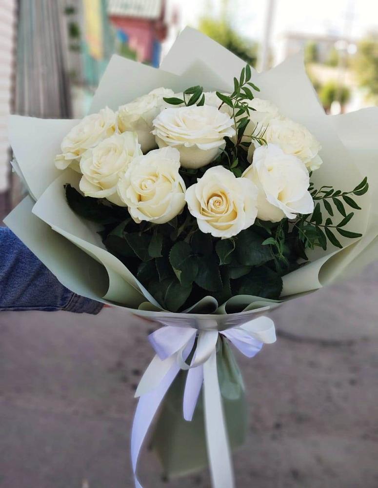 Букет Белые розы Проуд в Добринке