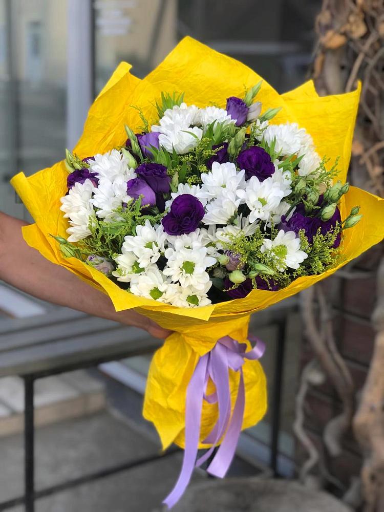 Букет цветов из: Ирисы, Хризантемы и Ромашки в Добринке