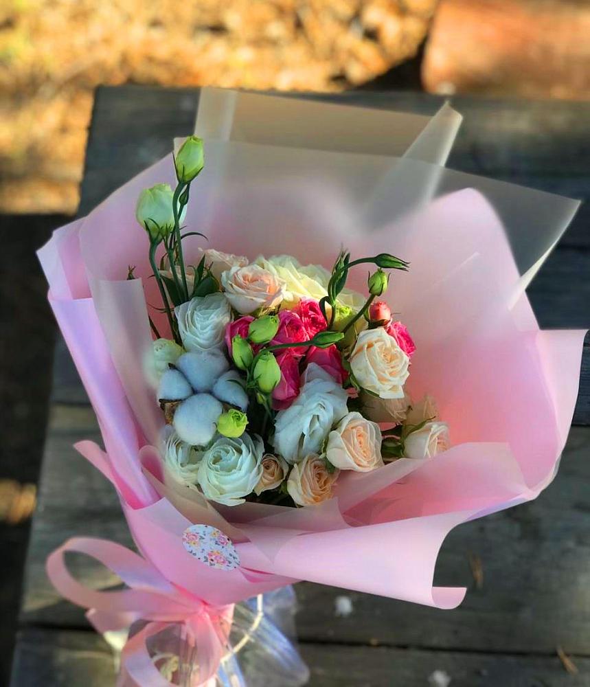 Букет цветов из: Розы и Лизиантусы в Добринке