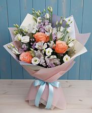 Букет цветов из:  Лизиантусы, Розы, Альстромерии и Гипсофила в Добринке