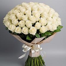 Букет 101 беля роза Белоснежка в Добринке