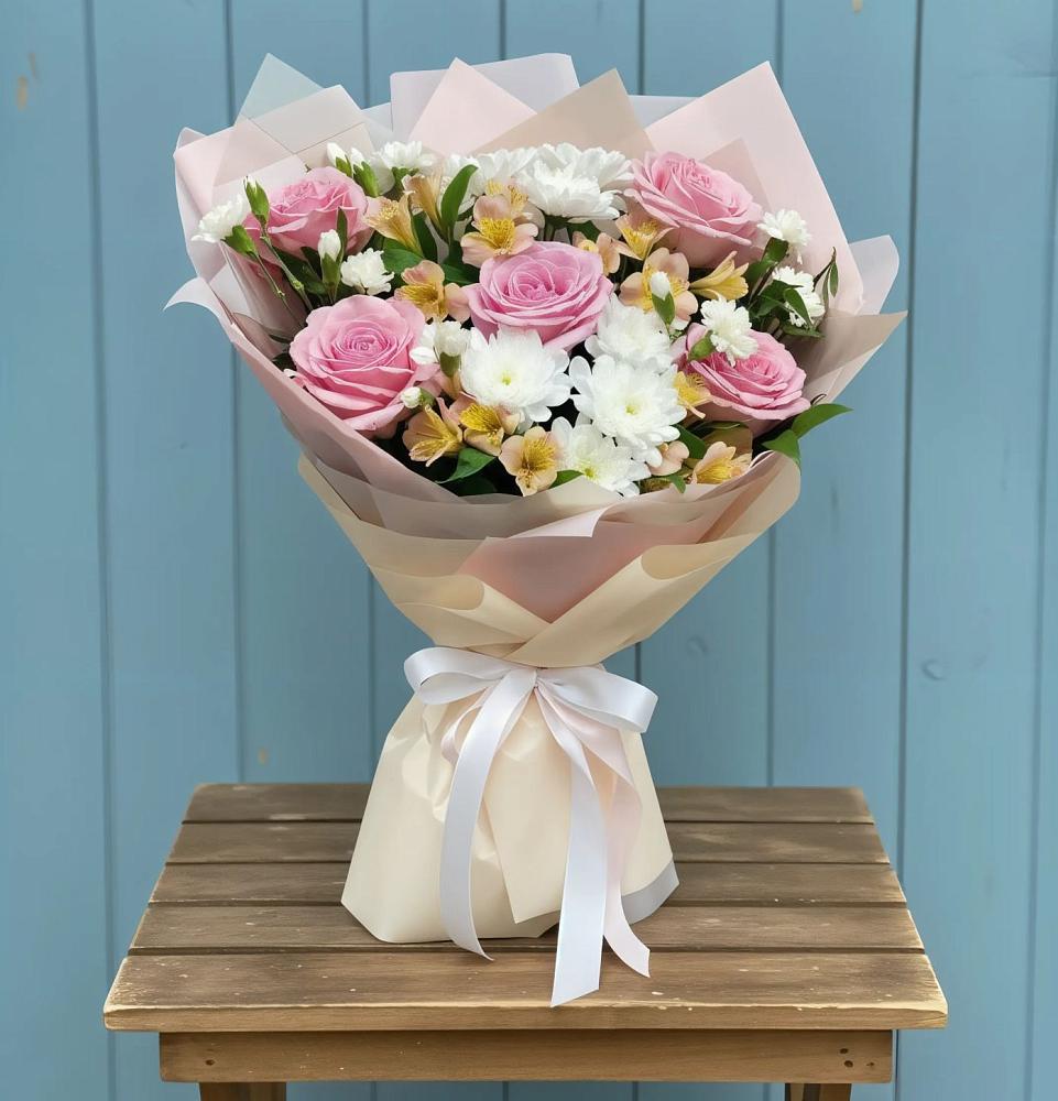 Букет цветов из: Гвоздики, Орхидеи и Розы в Добринке