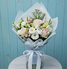 Букет цветов из:  Розы и Лизиантусы в Добринке