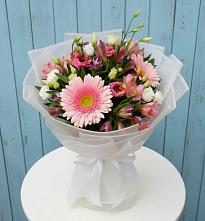 Букет цветов из:  Герберы, Альстромерии и Лизиантусы в Добринке