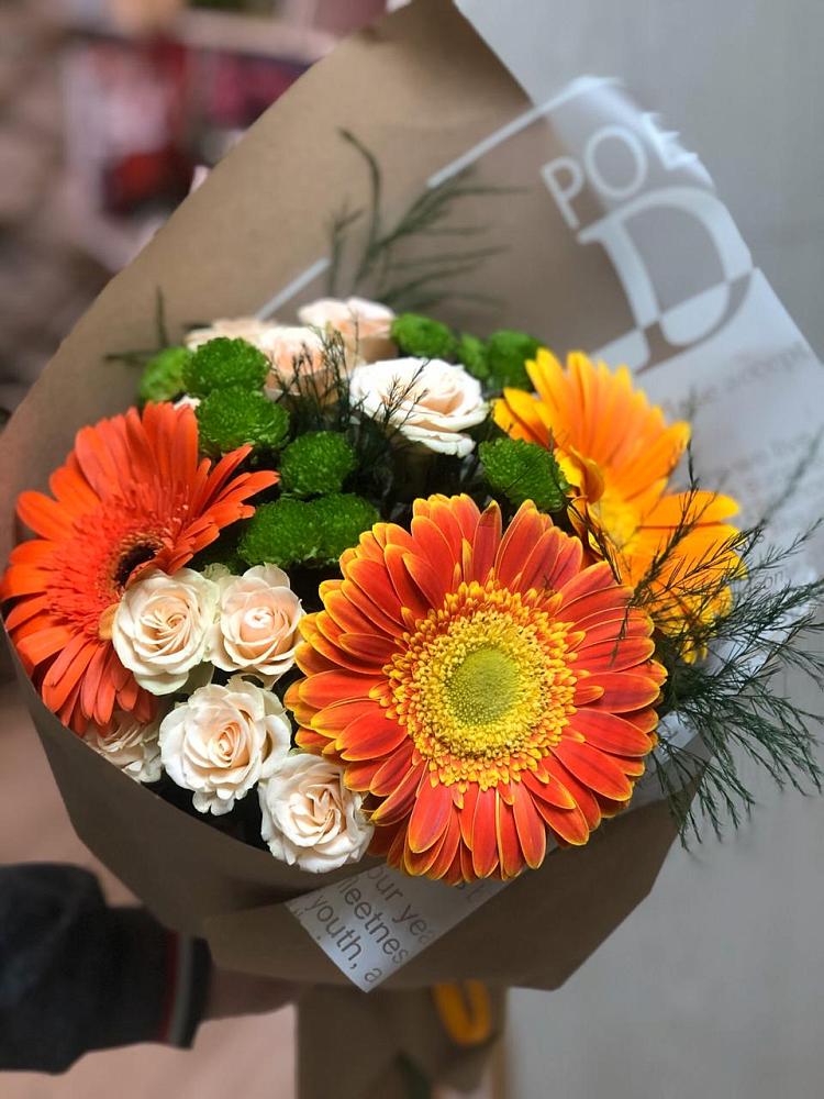 Букет цветов из: Герберы, Хризантемы и Розы в Добринке