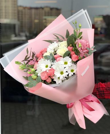 Букет цветов из: Розы, Лизиантусы и Хризантемы в Добринке