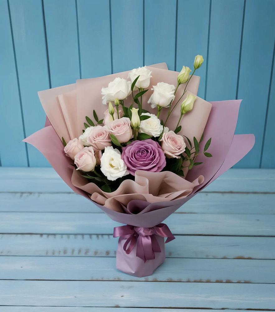 Букет цветов из: Розы и Лизиантусы в Добринке